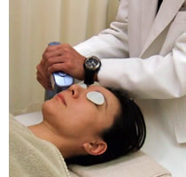 津田クリニックオリジナル「リフトアップレーザー」